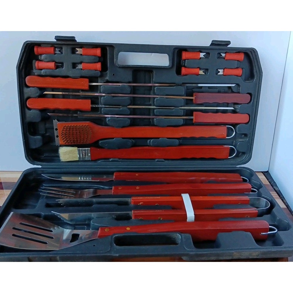 18 Pc Chef Master Barbecue Set Red Wood Handles Black Plastic Carrying Case